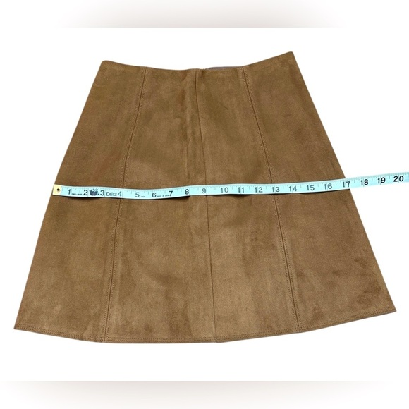 Aritza Babaton, Modern Mini Faux Suede Skirt, Size 0, Light Tan - Picture 7 of 10